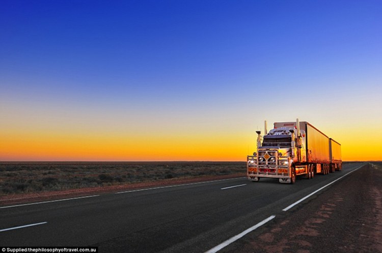 3290034a00000578-3510177-image-a-15_1458970994141